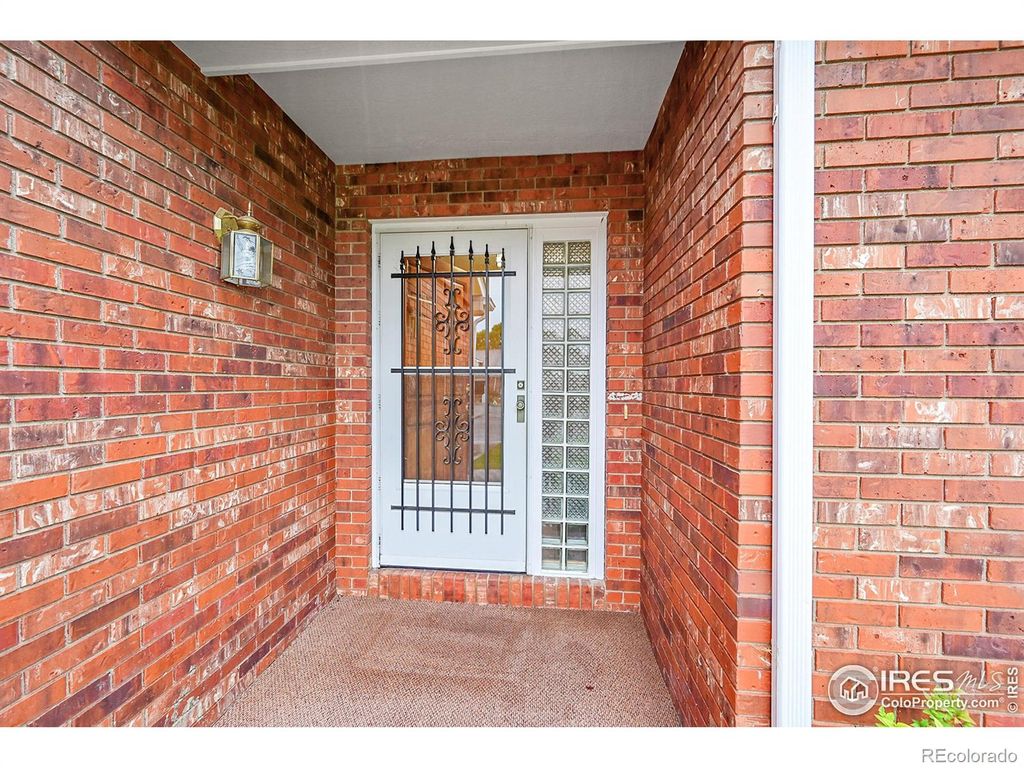Photo of 1626 Tulip Court, Longmont, CO 80501 (MLS # IR1044400)