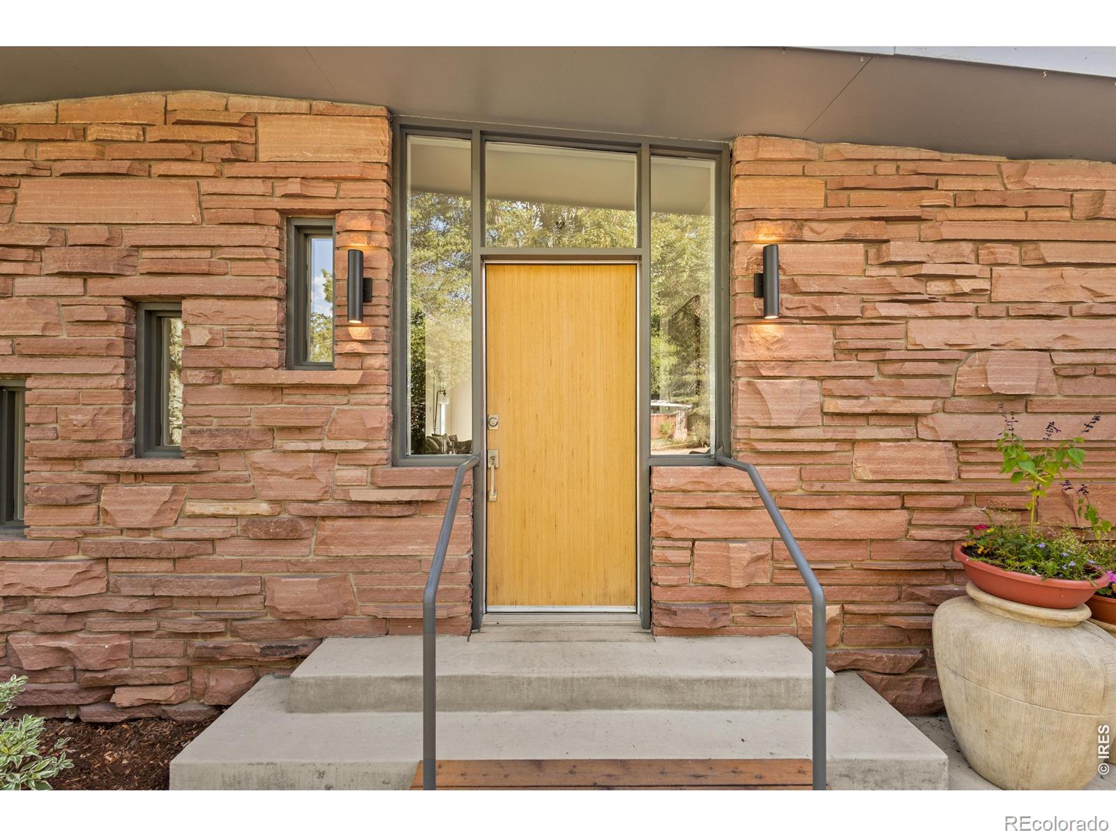 2750 Vassar Drive