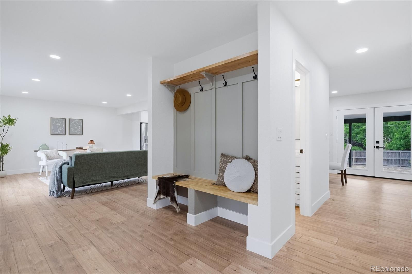 5126 W Fremont