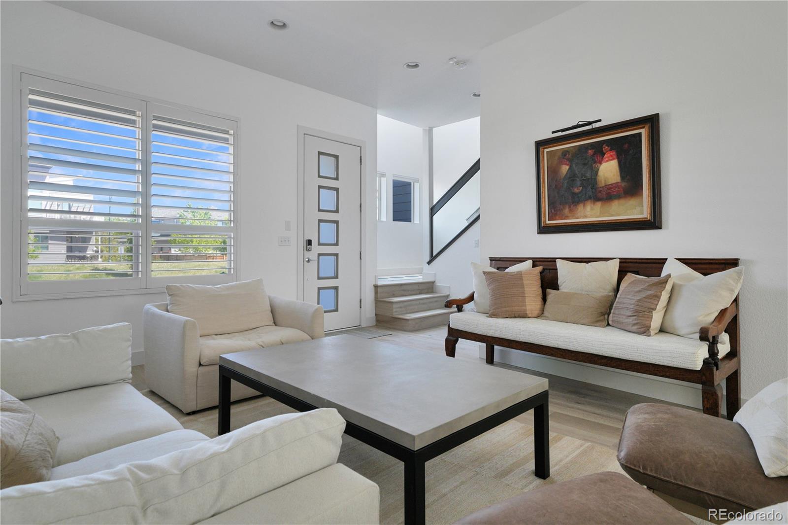 5043 Valentia Street 102