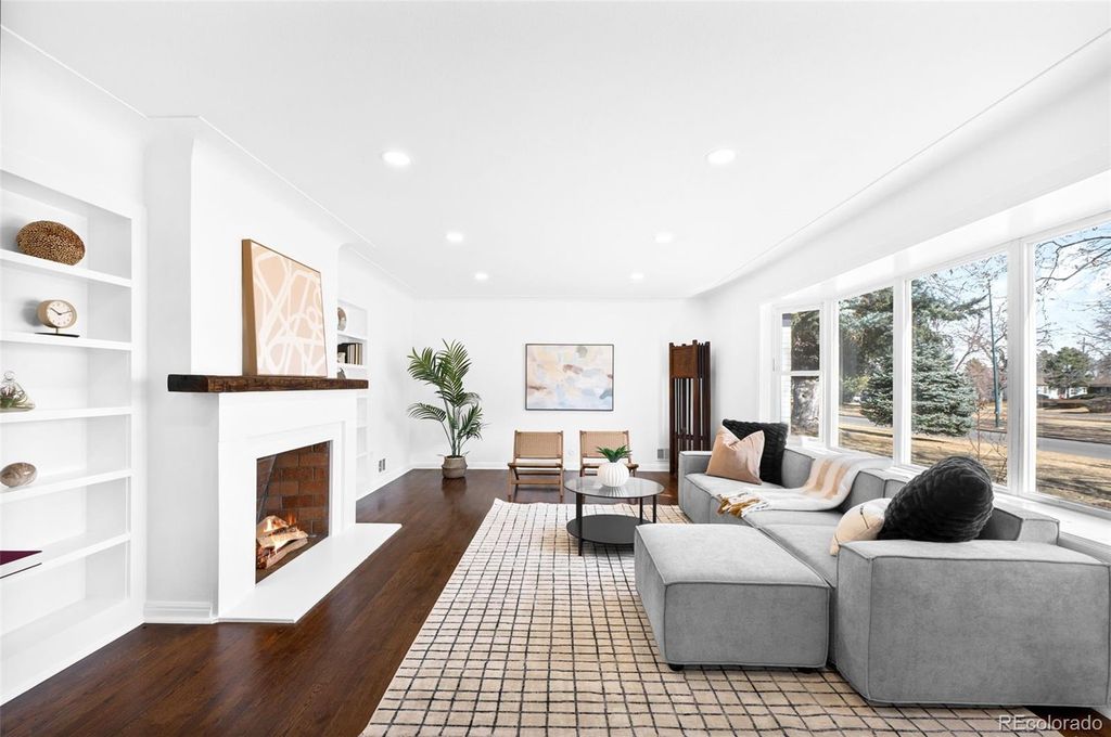 Photo of 3035 N Monaco Parkway, Denver, CO 80207 (MLS # 9363453)