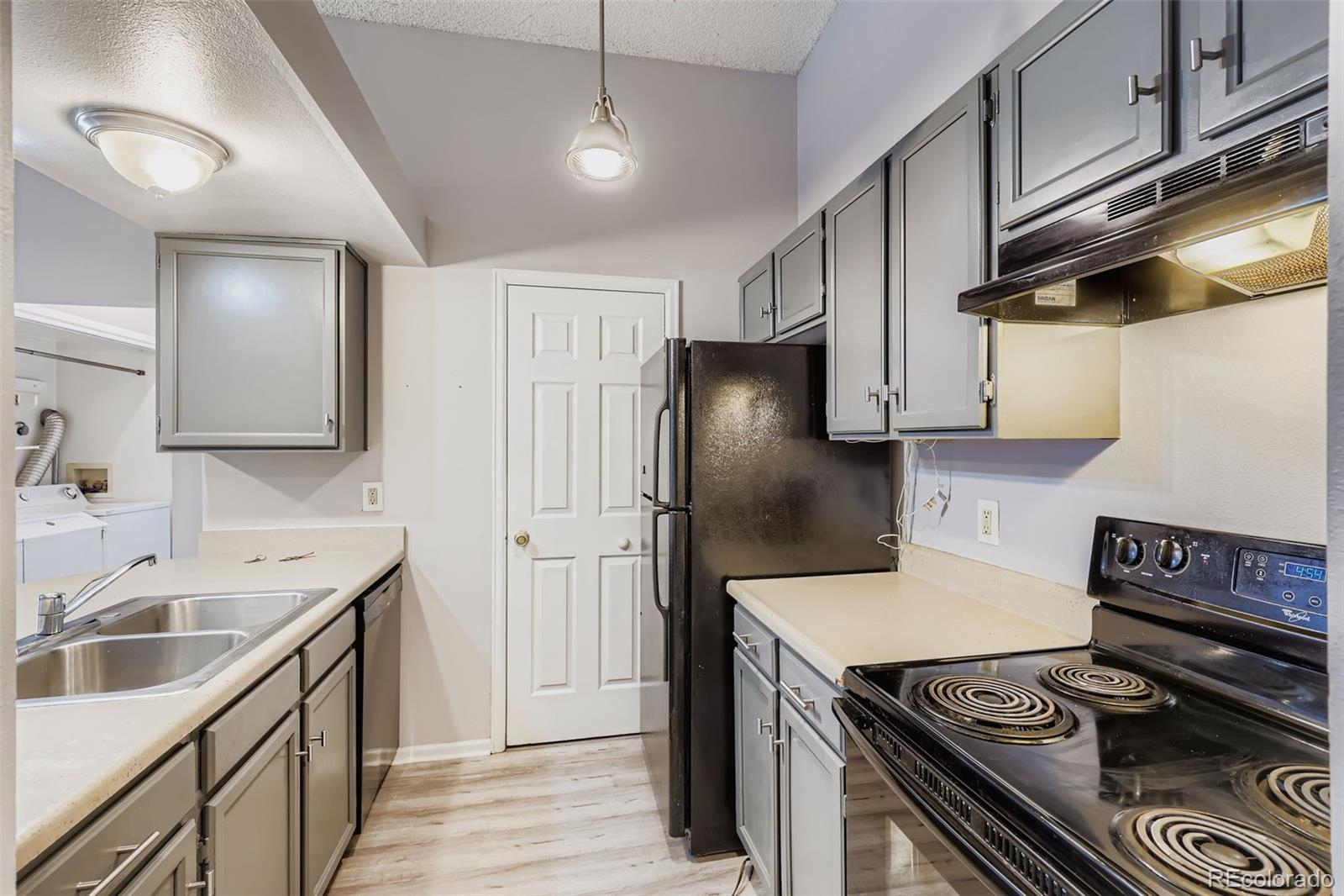 477 S Memphis Way 11