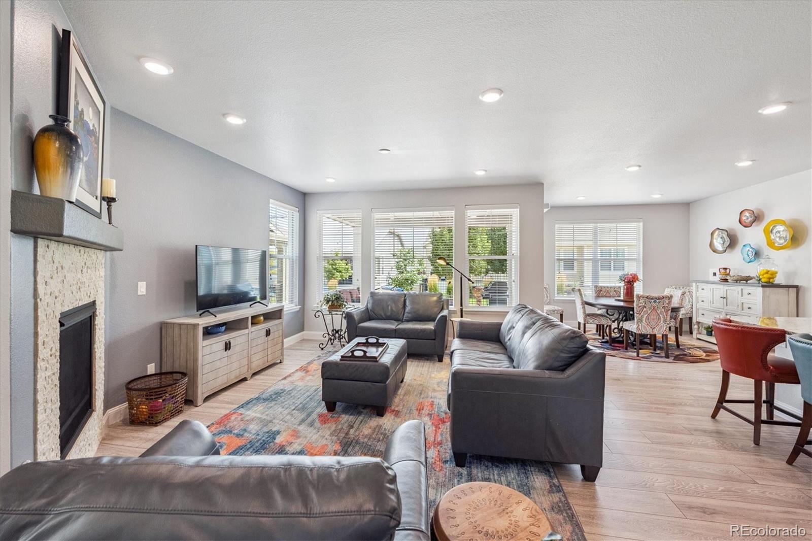 14872 Roslyn Way
