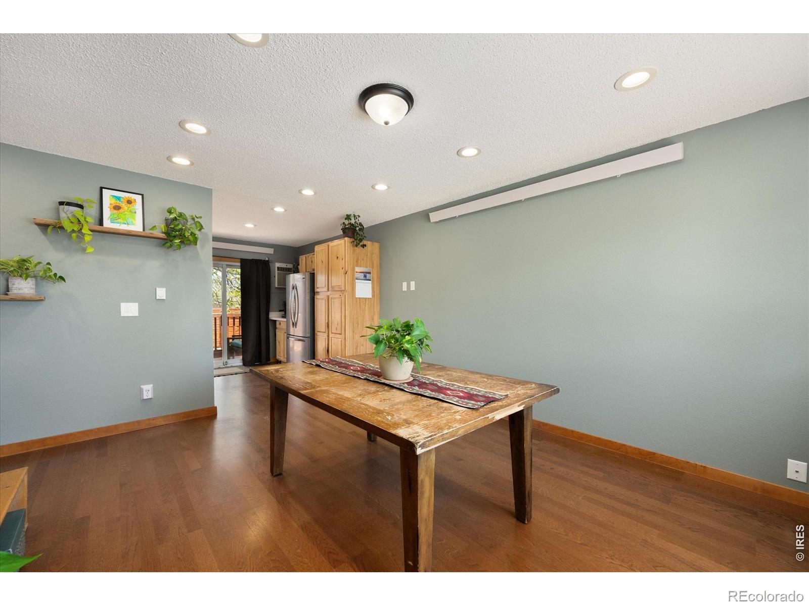 811 Table Mountain Court