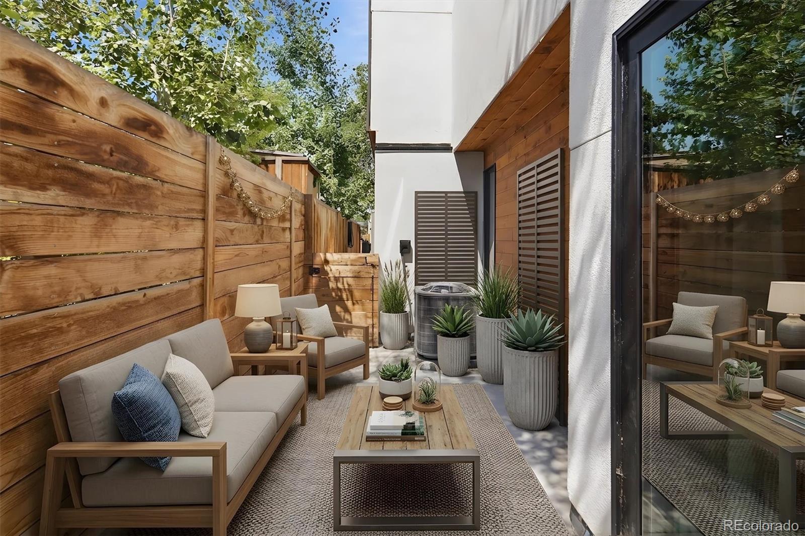 1406 Zenobia Street