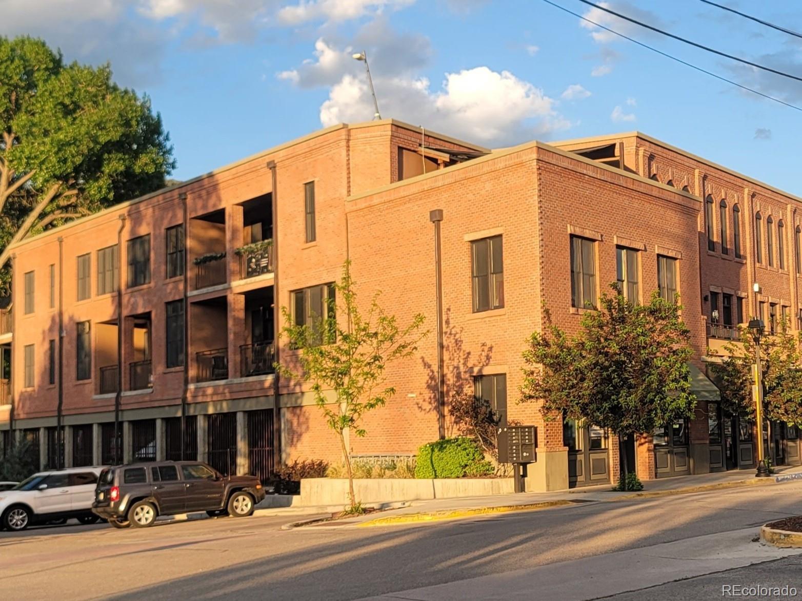 130 W Sackett Avenue L