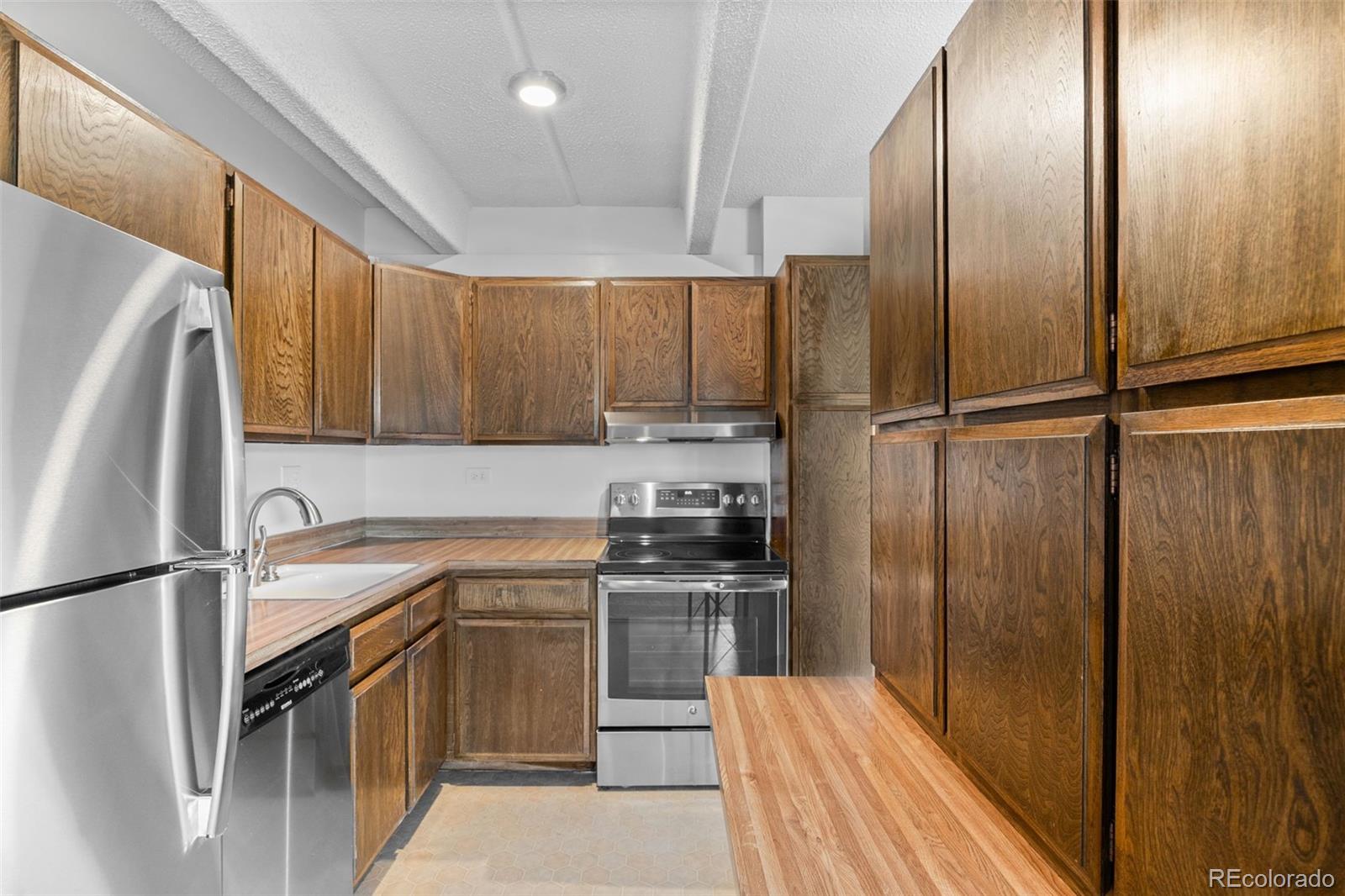 1255 N Ogden Street 406