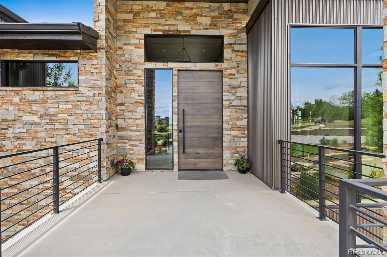 1484 Vine Cliff Heights