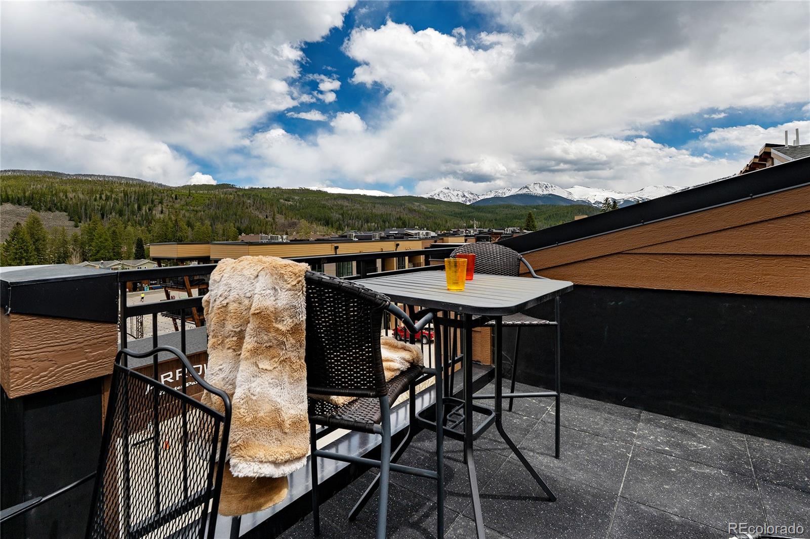 288 Lions Gate Drive