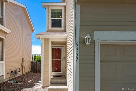 Townhouse in Aurora CO 5337 Picadilly Way 1.jpg