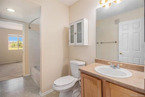 Townhouse in Aurora CO 5337 Picadilly Way 23.jpg