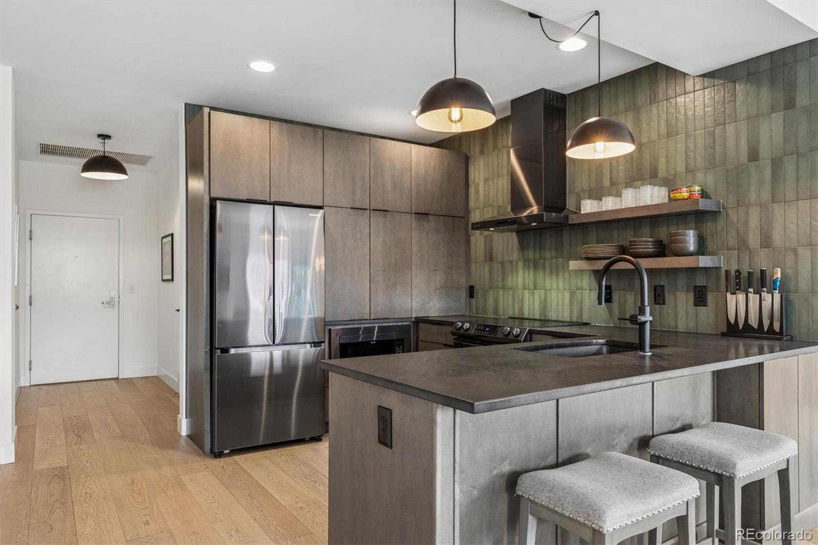 1950 N Logan Street 411