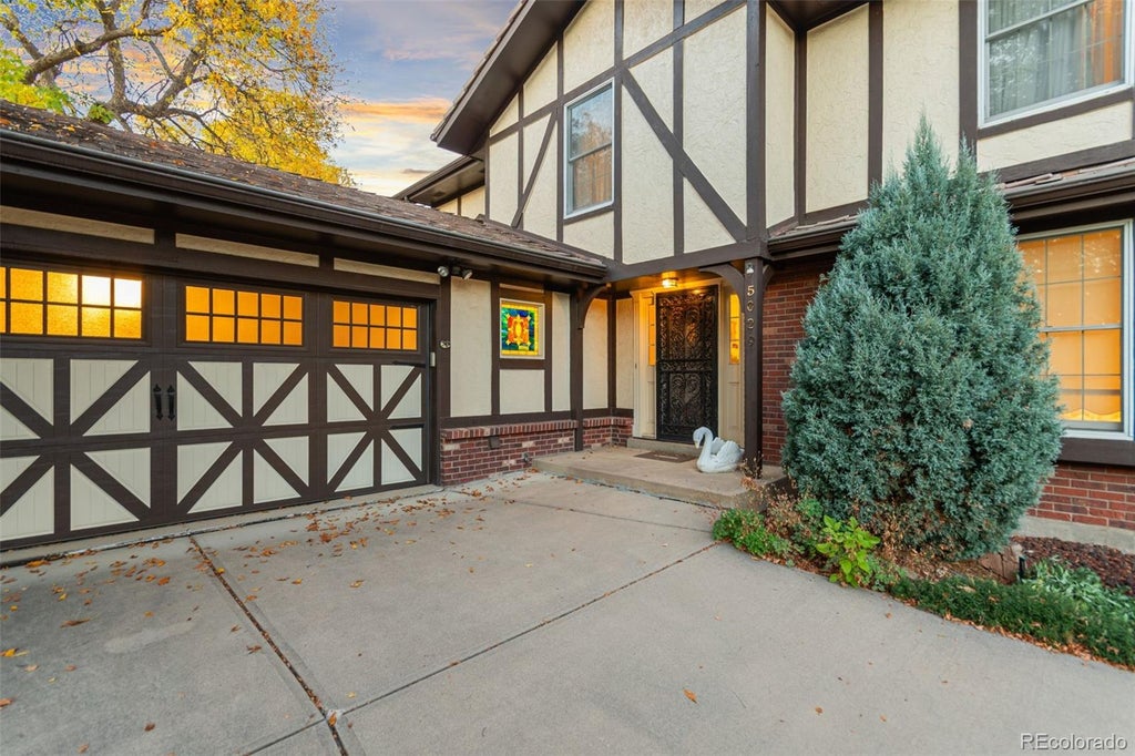 Photo of 5029 W Maplewood Place, Littleton, CO 80123 (MLS # 7228894)