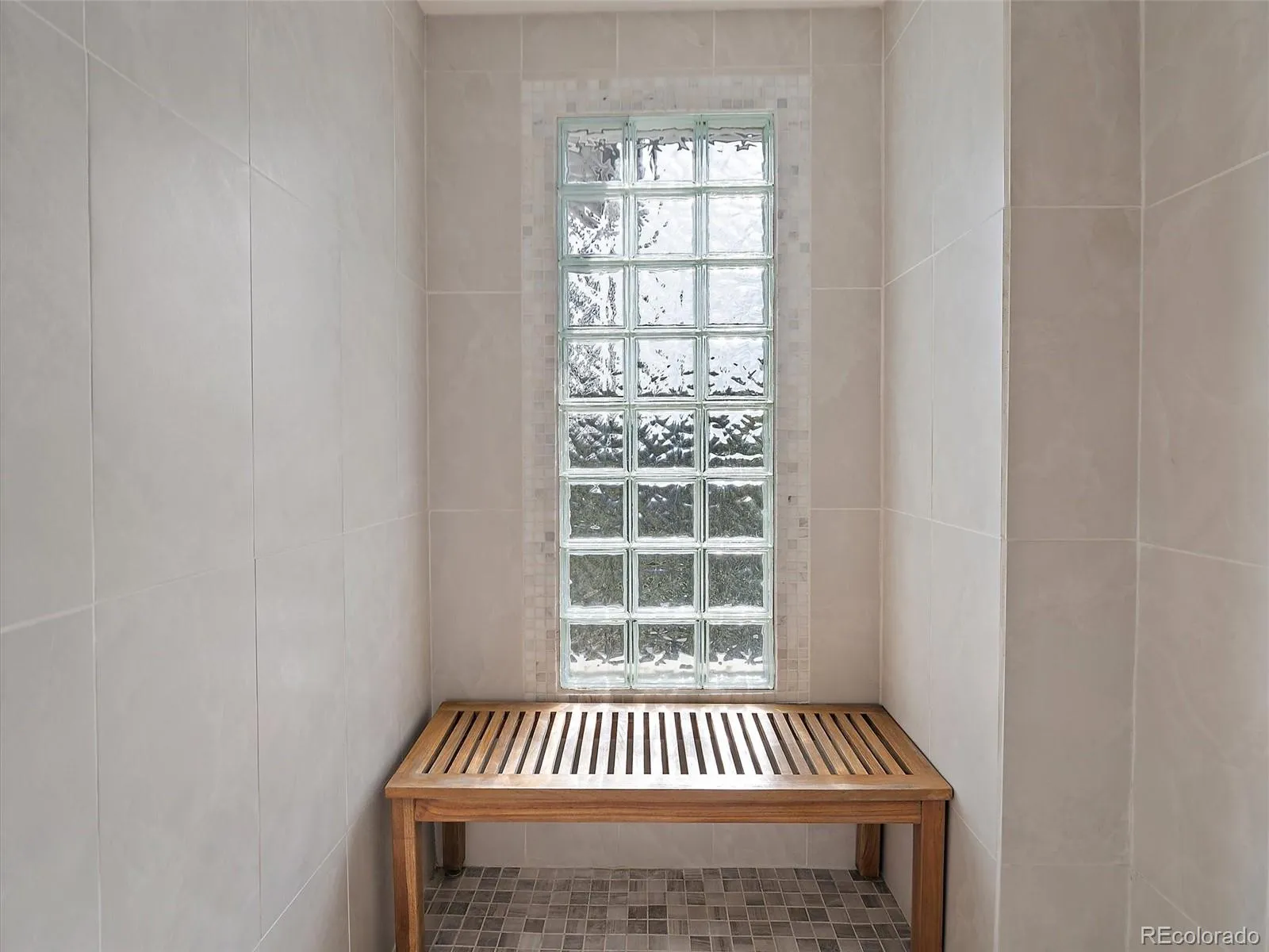 Evergreen, Colorado 80439, United States, 3 Bedrooms Bedrooms, ,4 BathroomsBathrooms,Residential,Active,120144