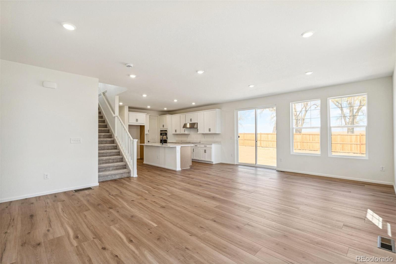 6207 E 155th Place