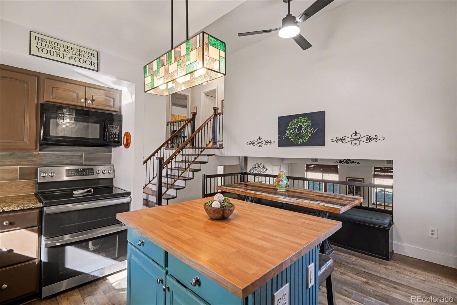 8621 W Hinsdale Place