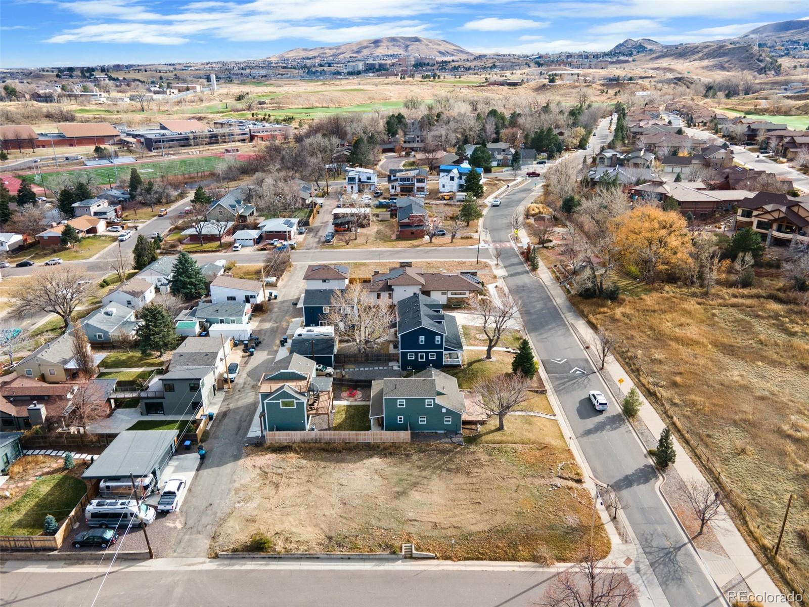 2201 Illinois Street