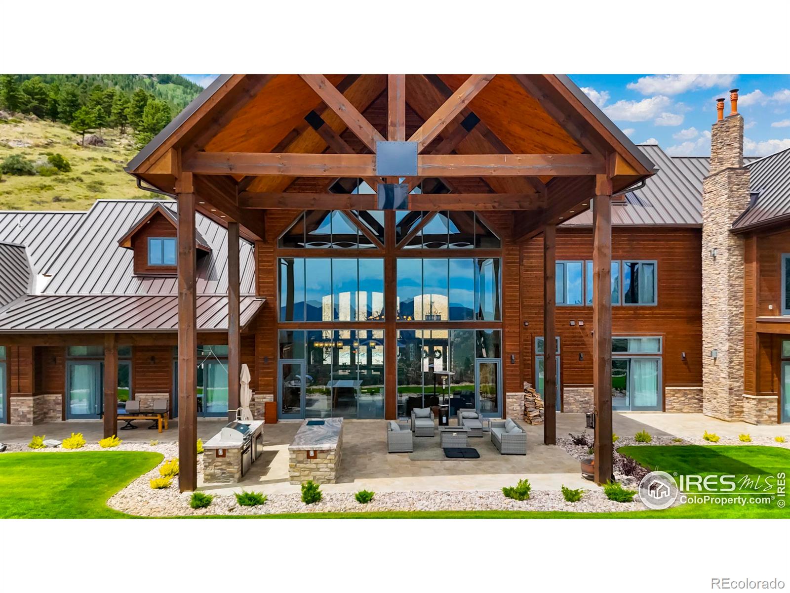 2327 Deer Ridge Drive