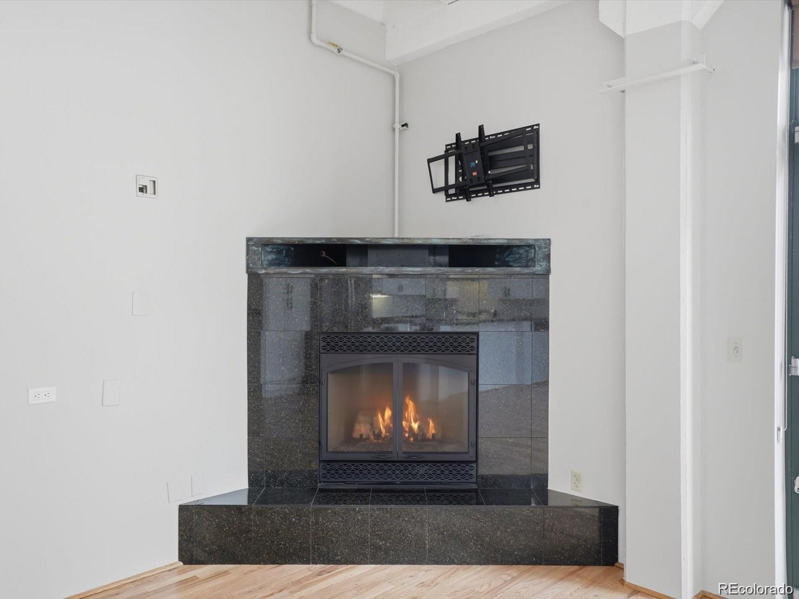 1800 Lawrence Street 308