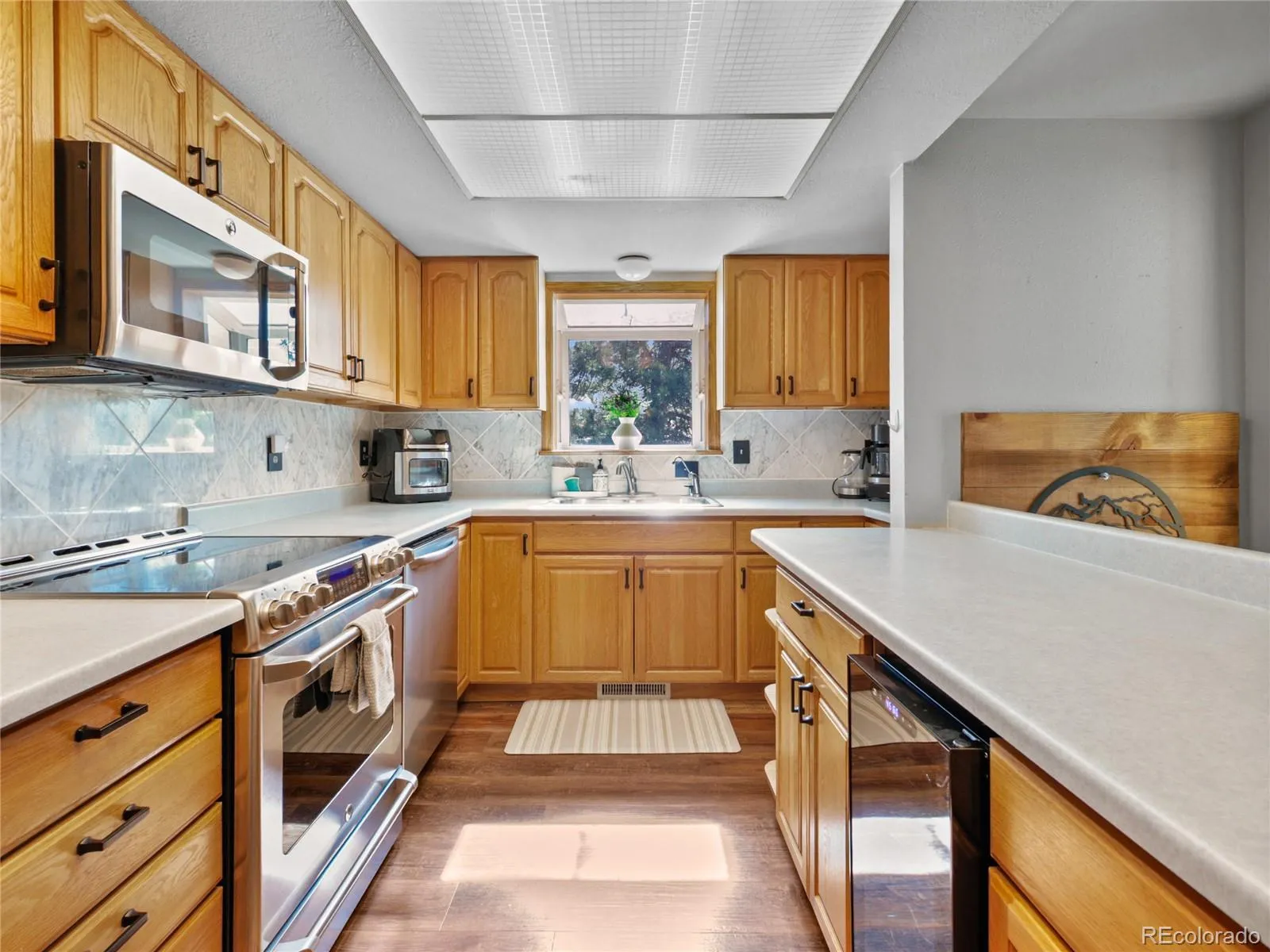 Golden, Colorado 80401, United States, 5 Bedrooms Bedrooms, ,2 BathroomsBathrooms,Residential,Active,164907