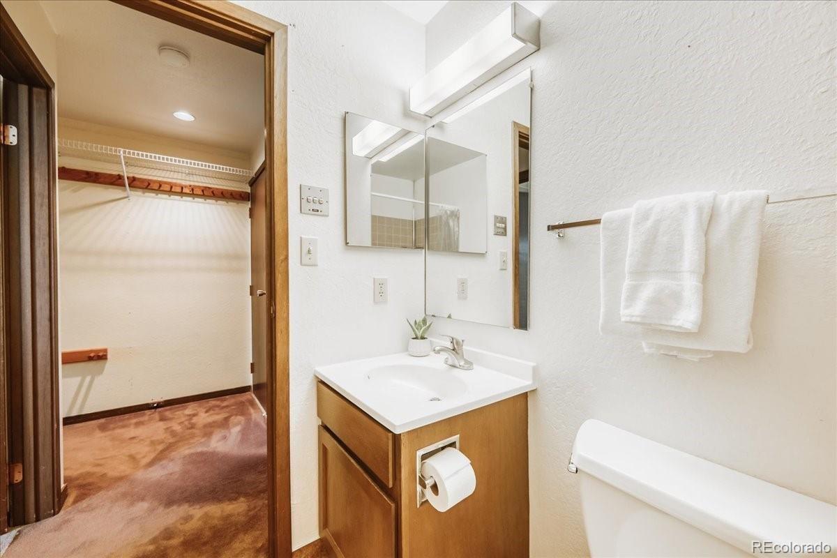 311 W La Bonte Street 304