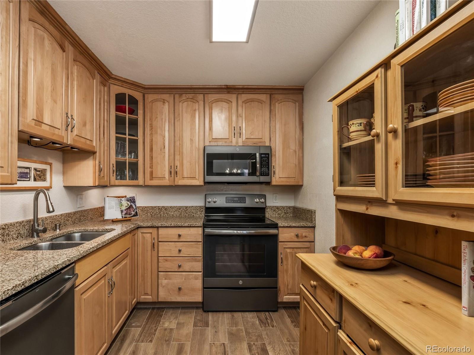 23004 US Highway 6 102