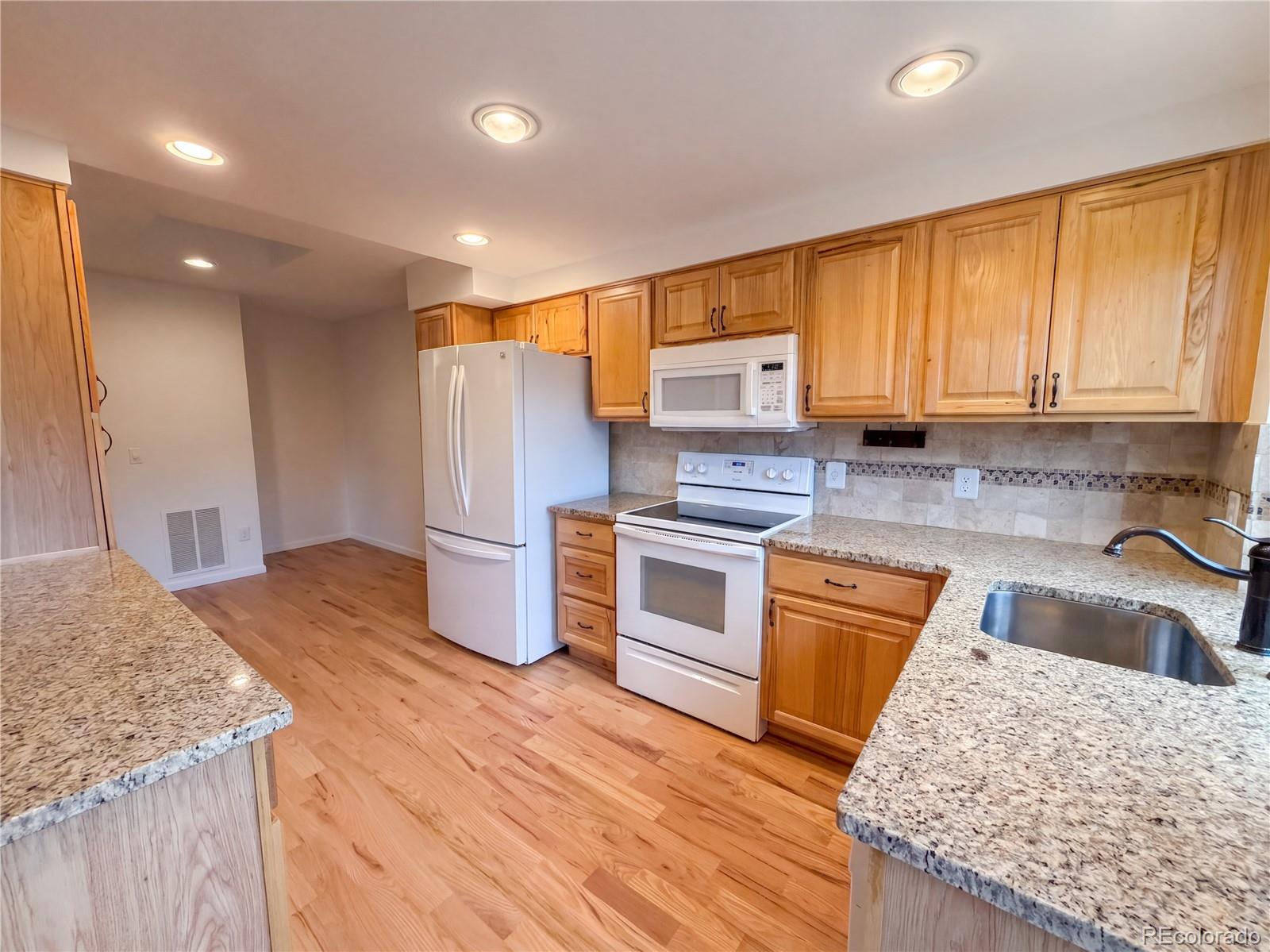 3075 E Long Circle