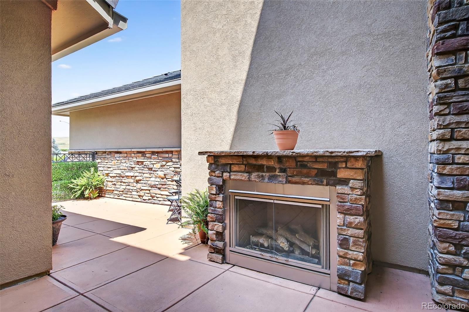 2712 Calmante Place