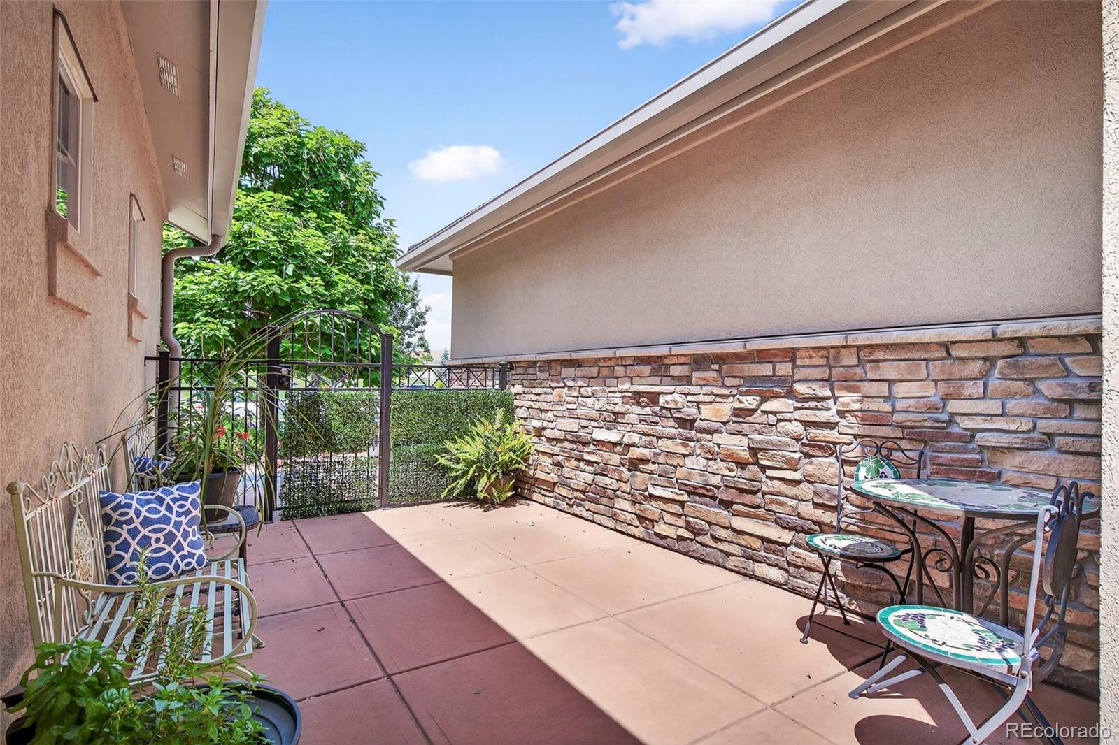 2712 Calmante Place