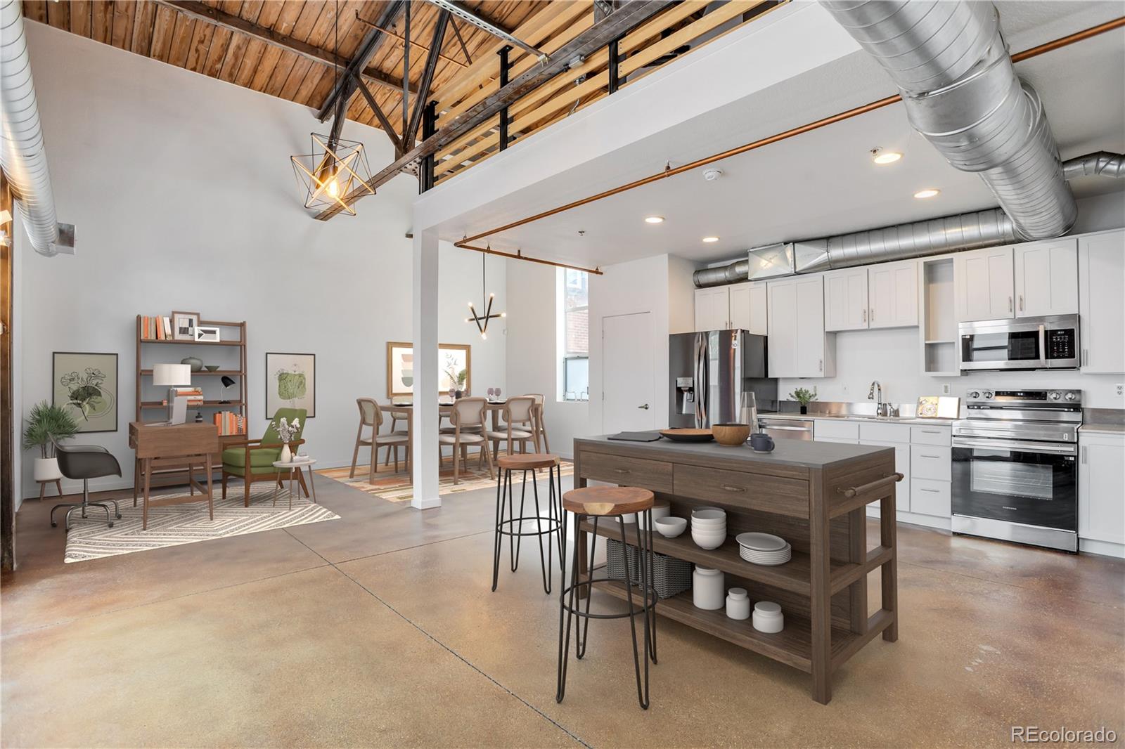 3033 Blake Street 121