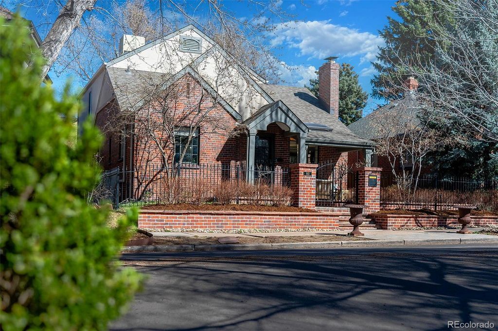 Photo of 910 S Euclid Way, Denver, CO 80209 (MLS # 3212079)