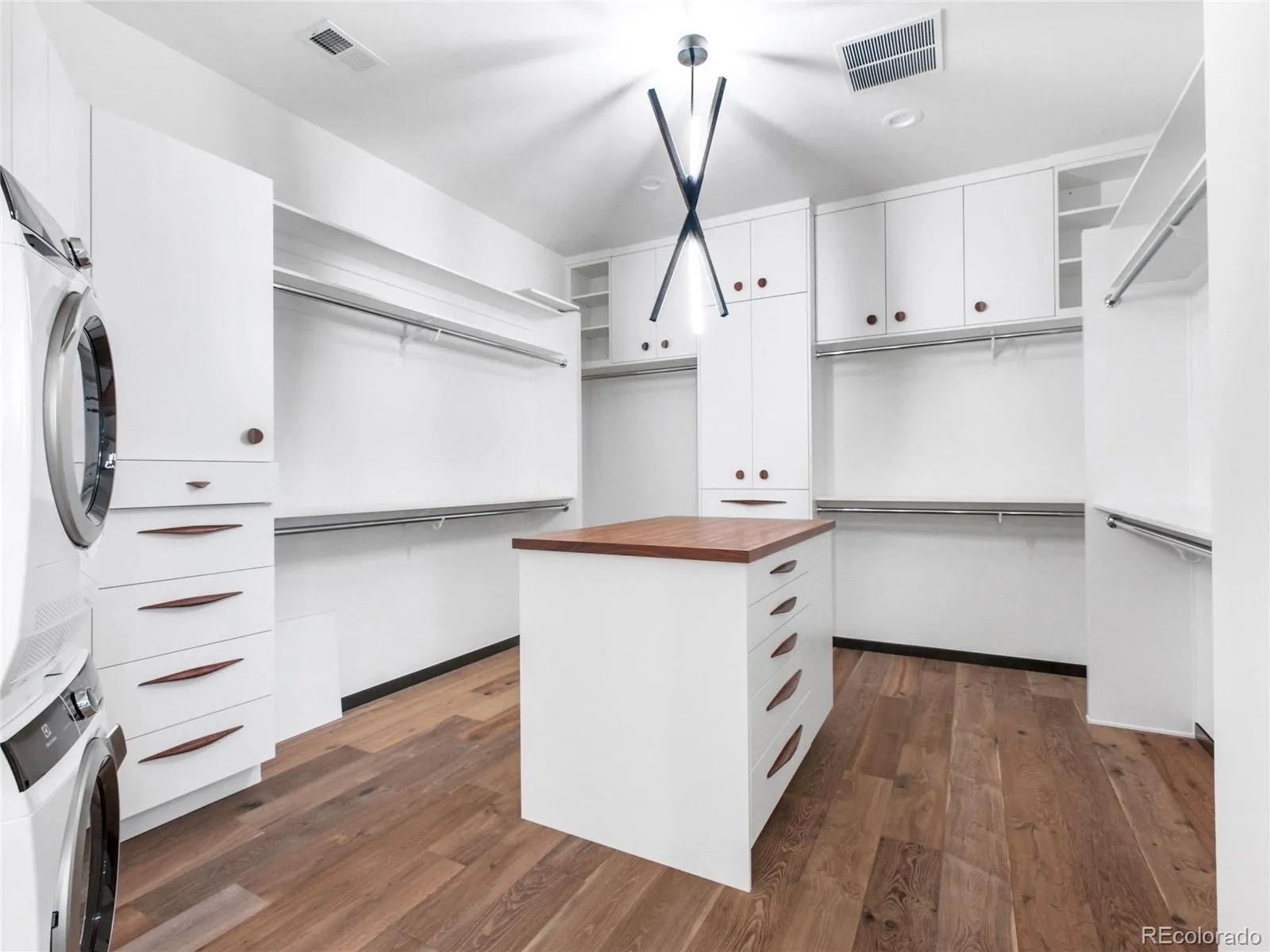 Evergreen, Colorado 80439, United States, 6 Bedrooms Bedrooms, ,5 BathroomsBathrooms,Residential,Active,144361