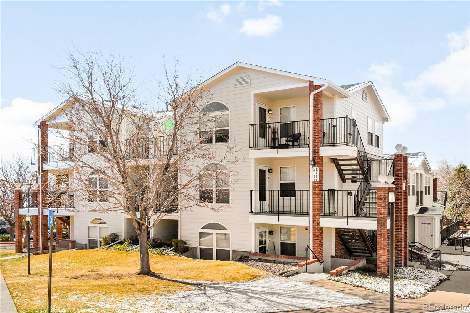 1631 S Deframe Street B5