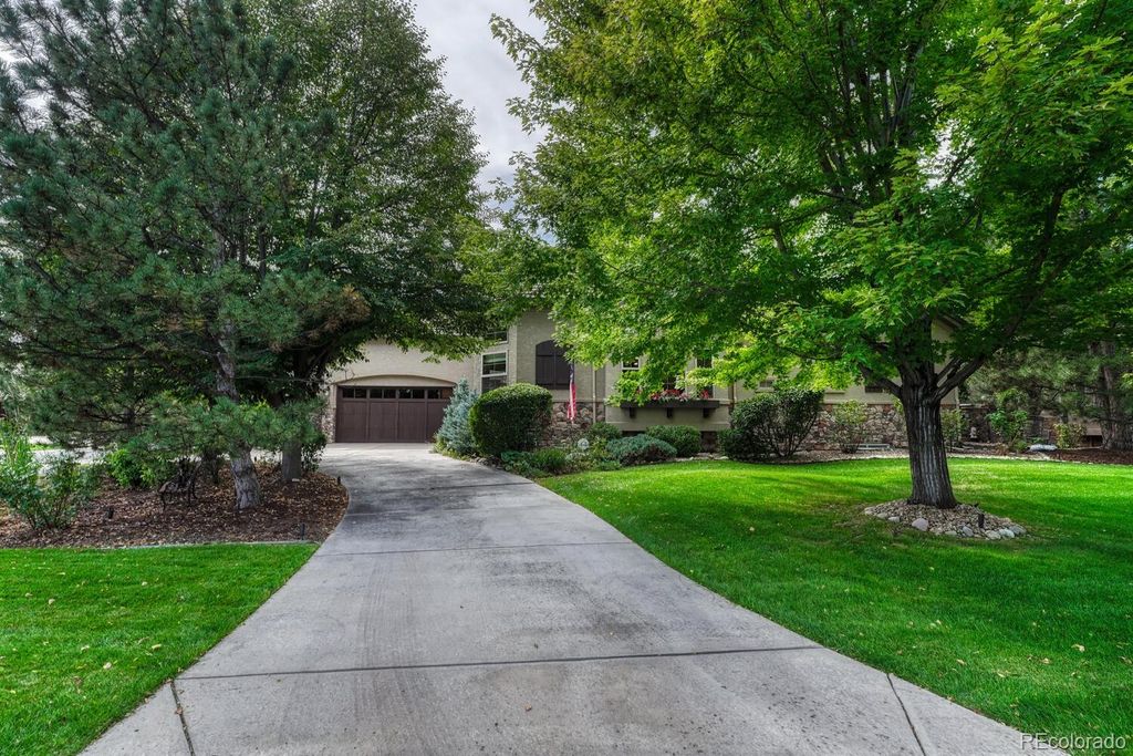 Photo of 32 Brookhaven Place, Littleton, CO 80123 (MLS # 9031754)
