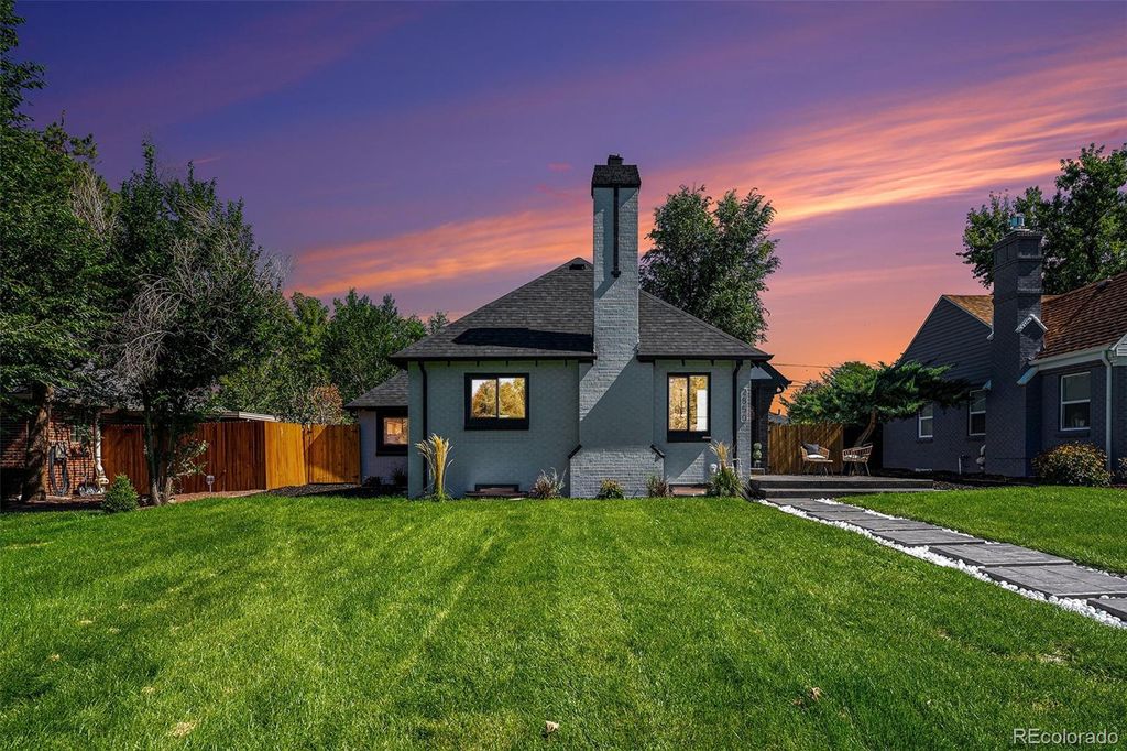 Photo of 2850 Leyden Street, Denver, CO 80207 (MLS # 5034703)