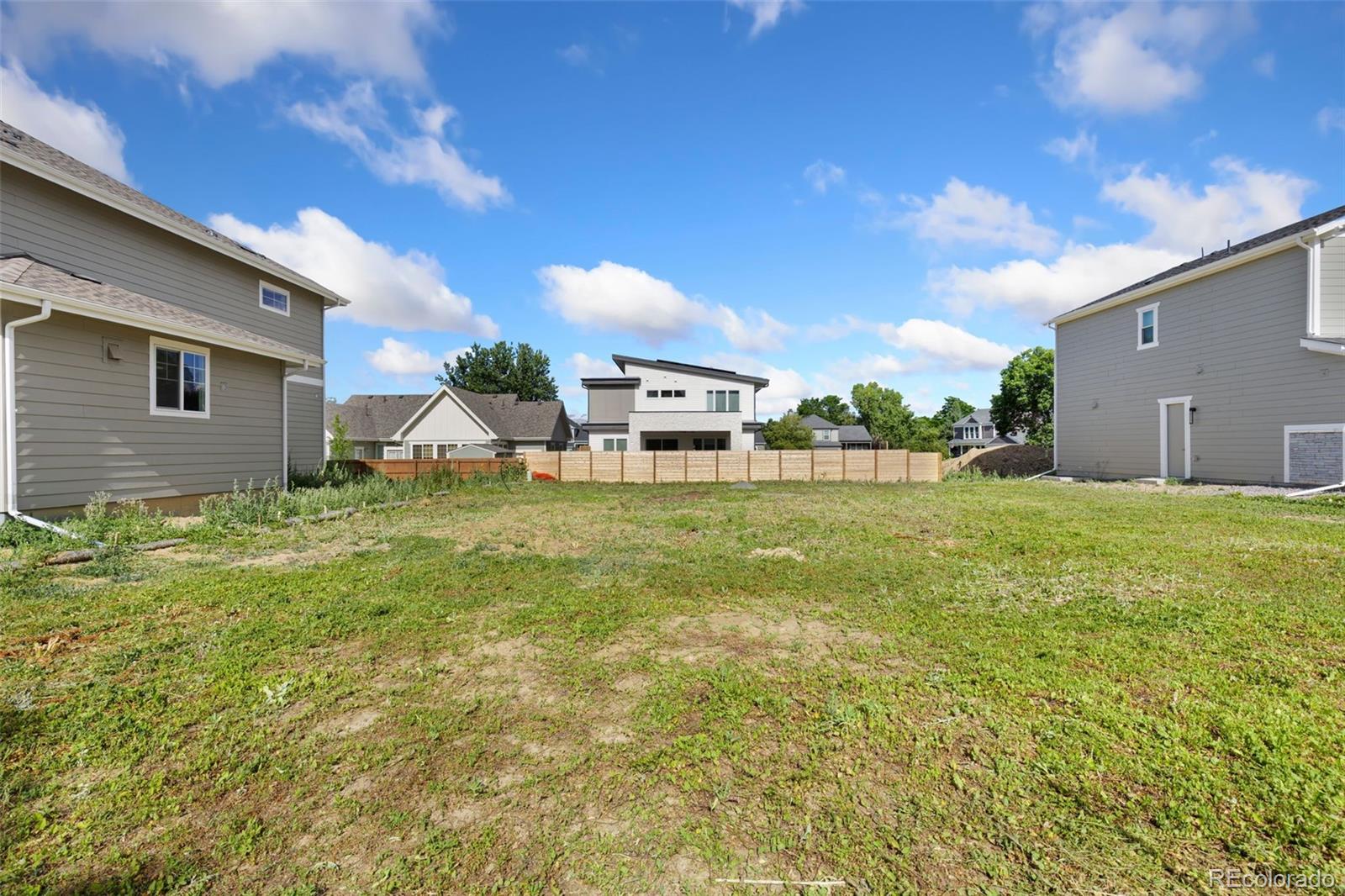 118 S Tanager Court