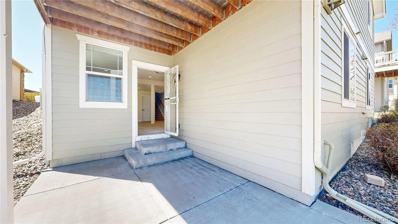 Arvada, Colorado 80004, United States, 4 Bedrooms Bedrooms, ,3 BathroomsBathrooms,Residential,Pending,105159