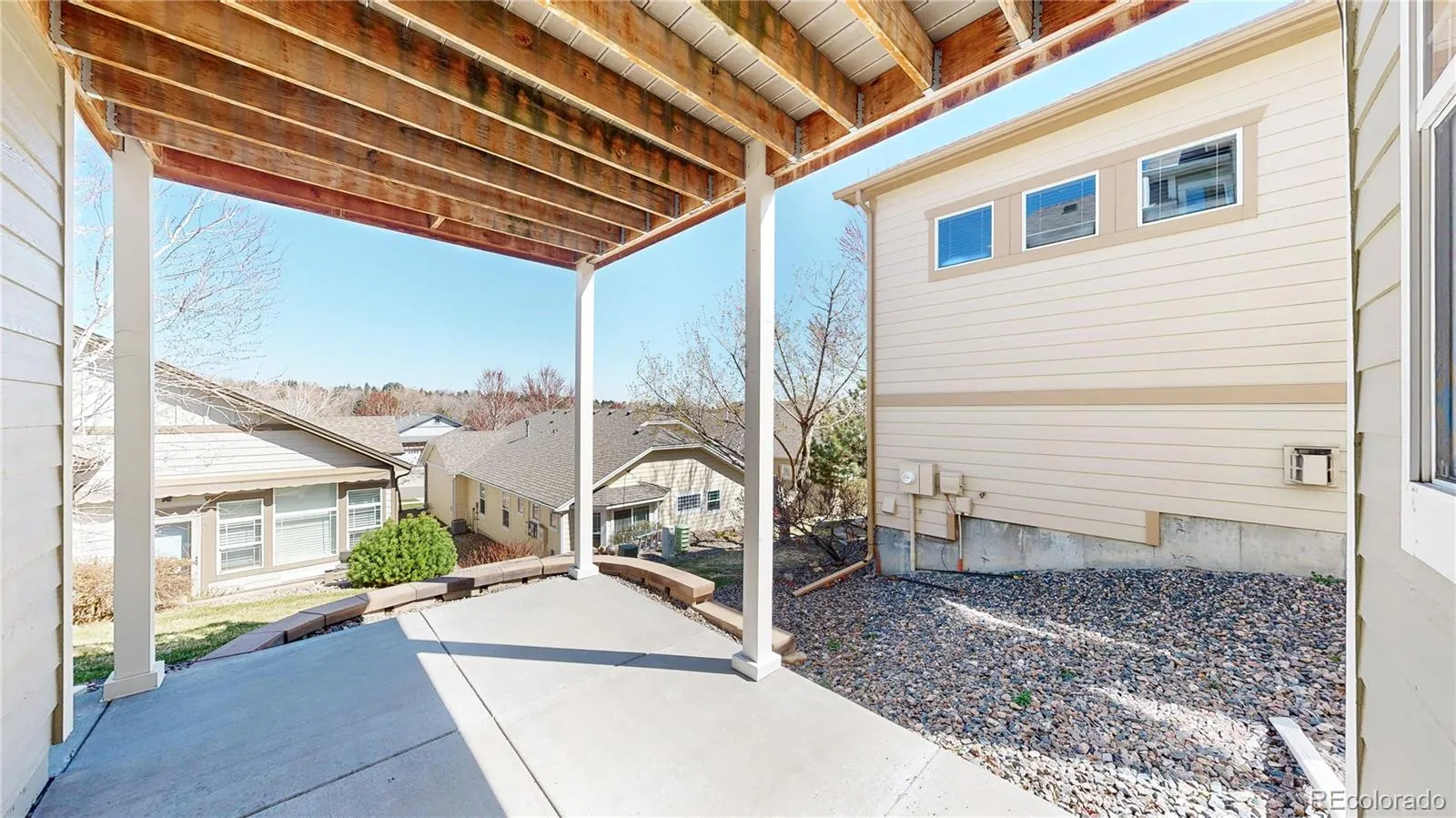 Arvada, Colorado 80004, United States, 4 Bedrooms Bedrooms, ,3 BathroomsBathrooms,Residential,Pending,105159