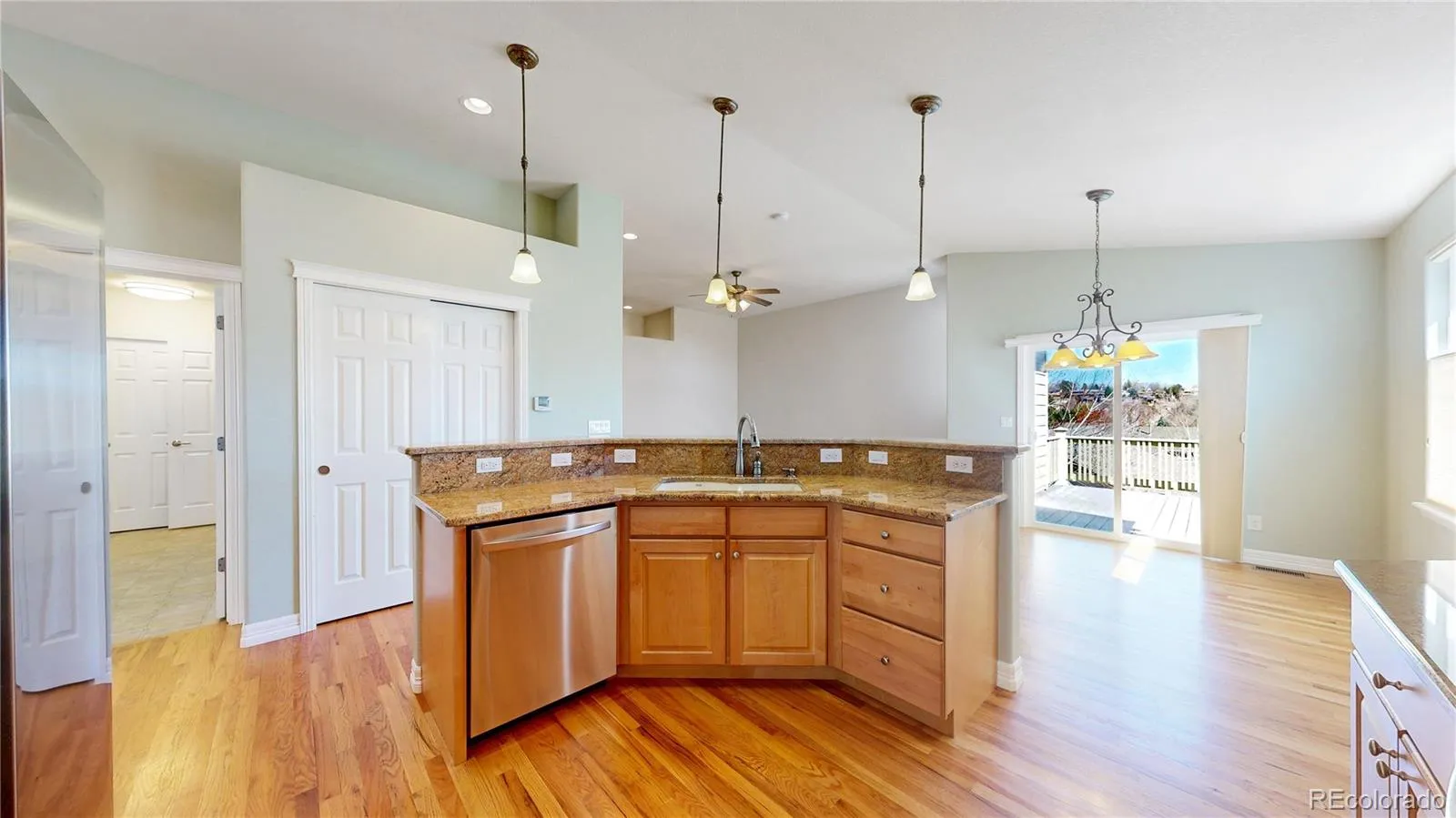 Arvada, Colorado 80004, United States, 4 Bedrooms Bedrooms, ,3 BathroomsBathrooms,Residential,Pending,105159