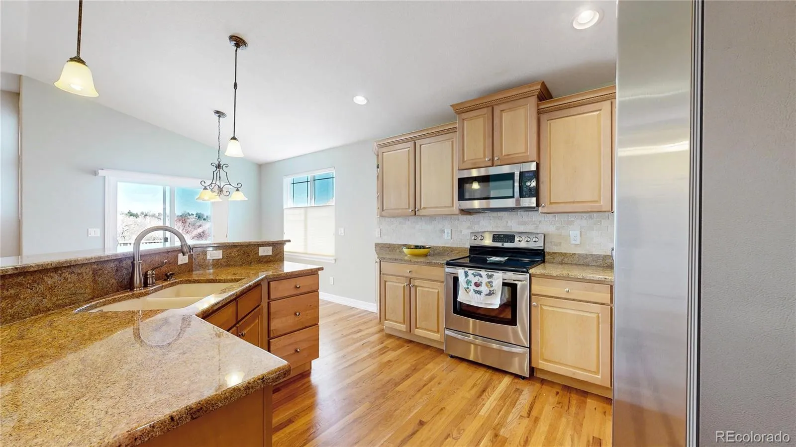 Arvada, Colorado 80004, United States, 4 Bedrooms Bedrooms, ,3 BathroomsBathrooms,Residential,Pending,105159