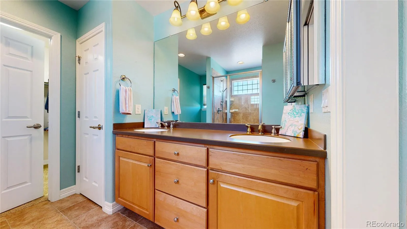 Arvada, Colorado 80004, United States, 4 Bedrooms Bedrooms, ,3 BathroomsBathrooms,Residential,Pending,105159