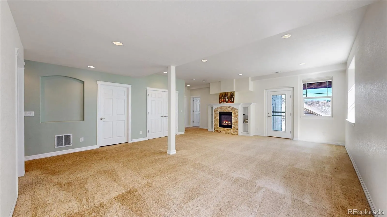 Arvada, Colorado 80004, United States, 4 Bedrooms Bedrooms, ,3 BathroomsBathrooms,Residential,Pending,105159