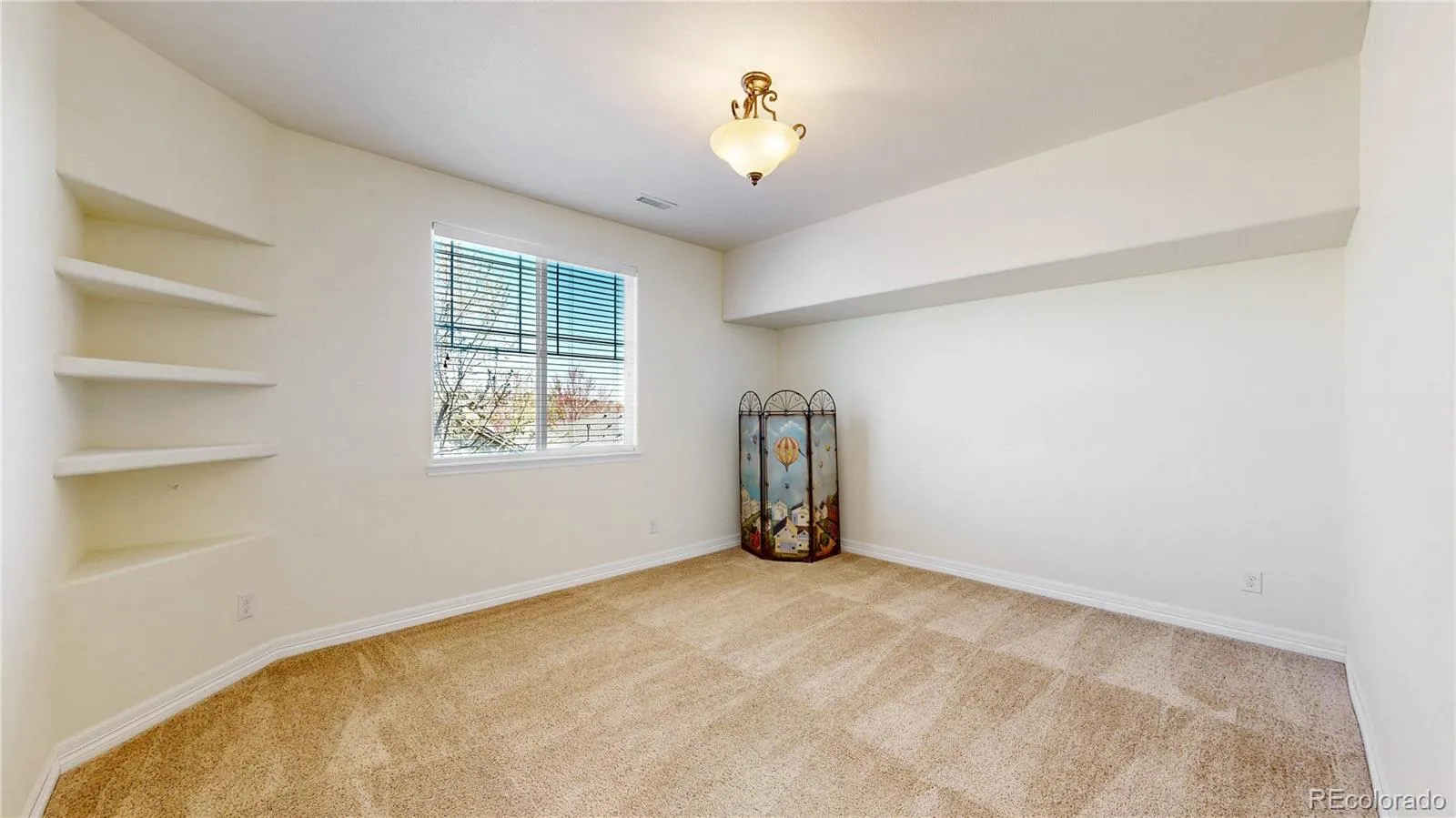 Arvada, Colorado 80004, United States, 4 Bedrooms Bedrooms, ,3 BathroomsBathrooms,Residential,Pending,105159