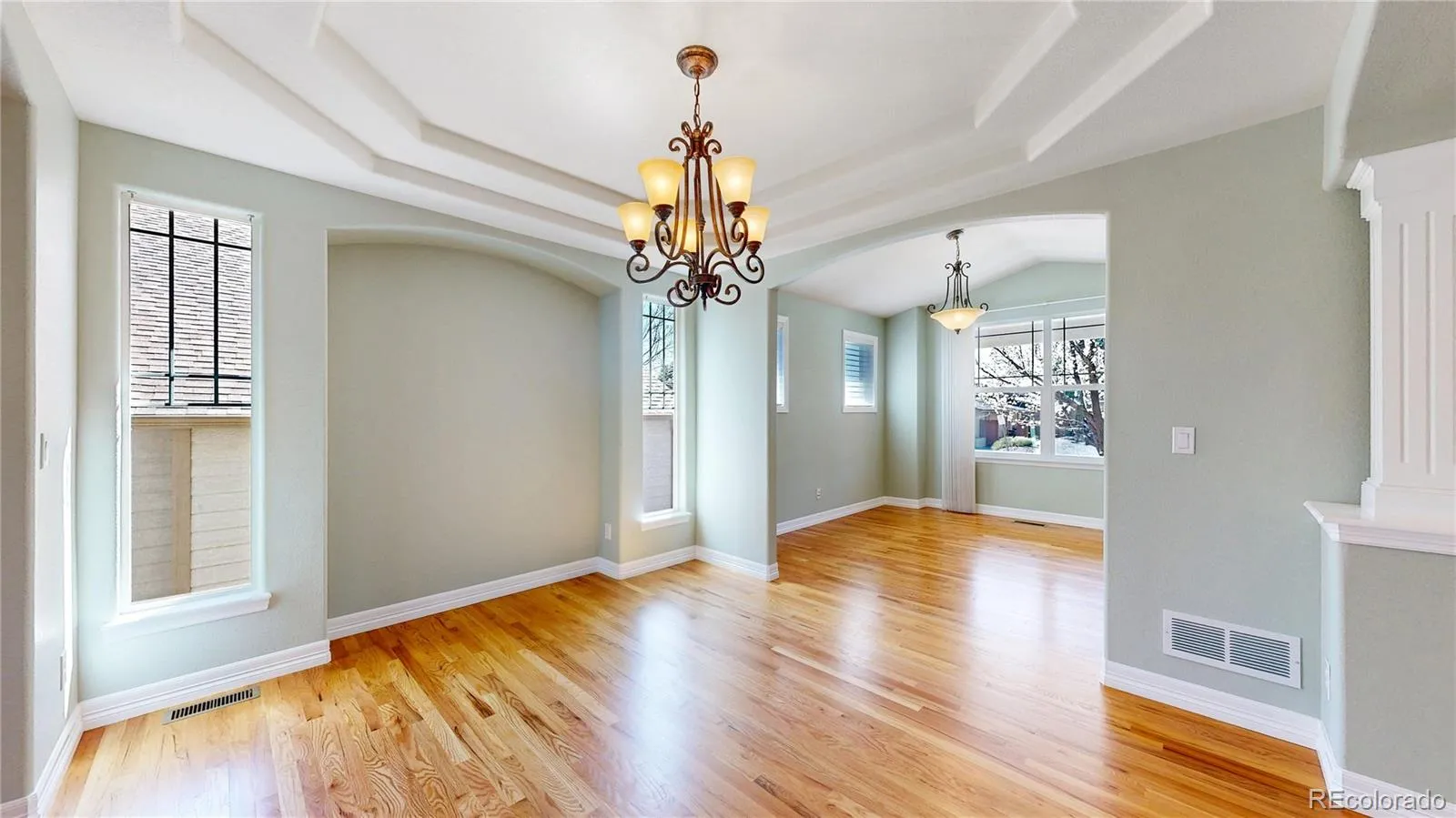 Arvada, Colorado 80004, United States, 4 Bedrooms Bedrooms, ,3 BathroomsBathrooms,Residential,Pending,105159