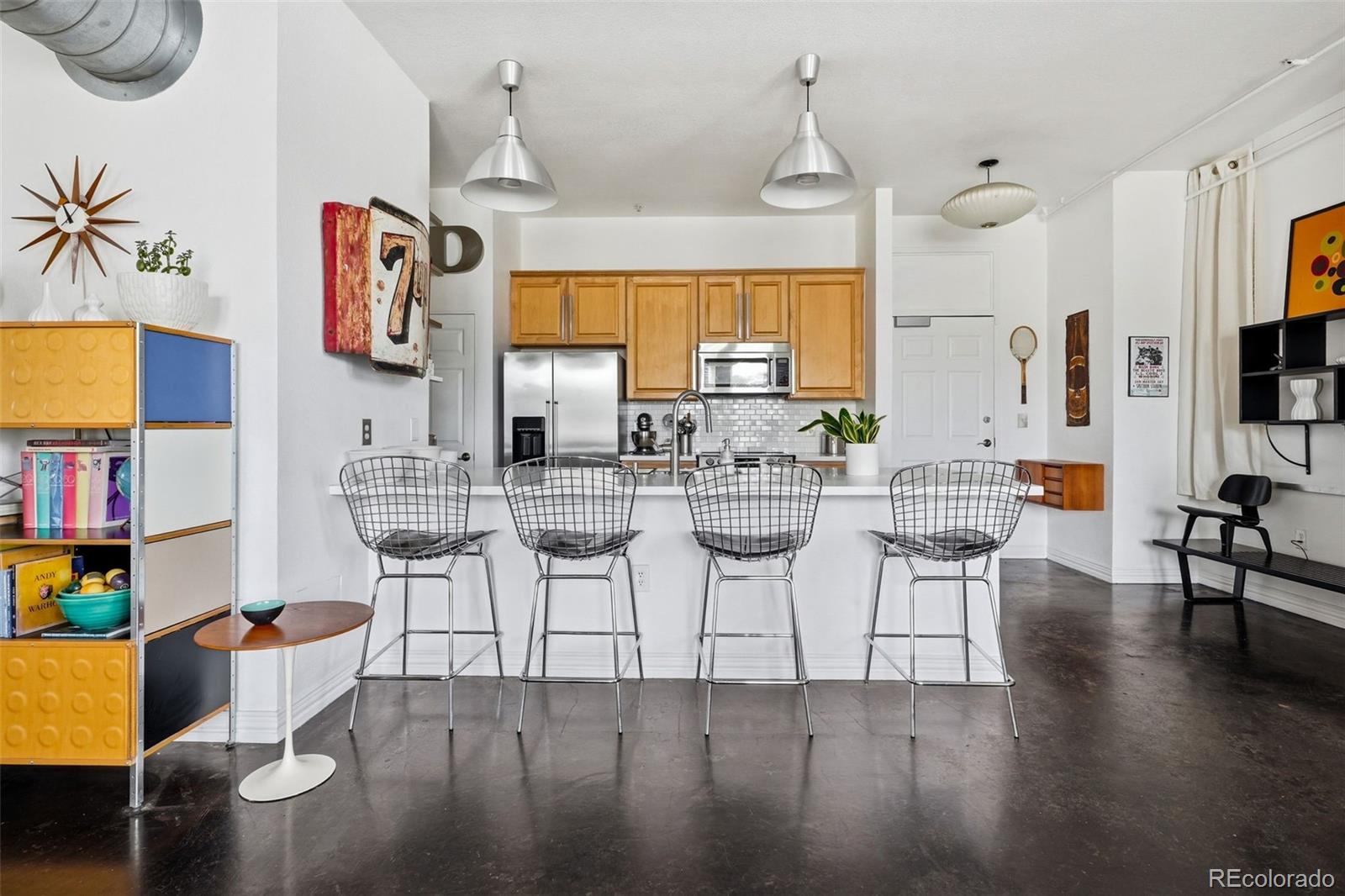 277 N Broadway 209