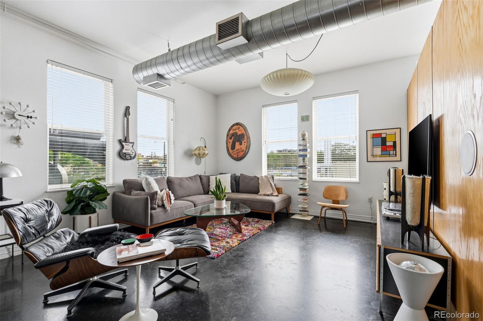 277 N Broadway 209