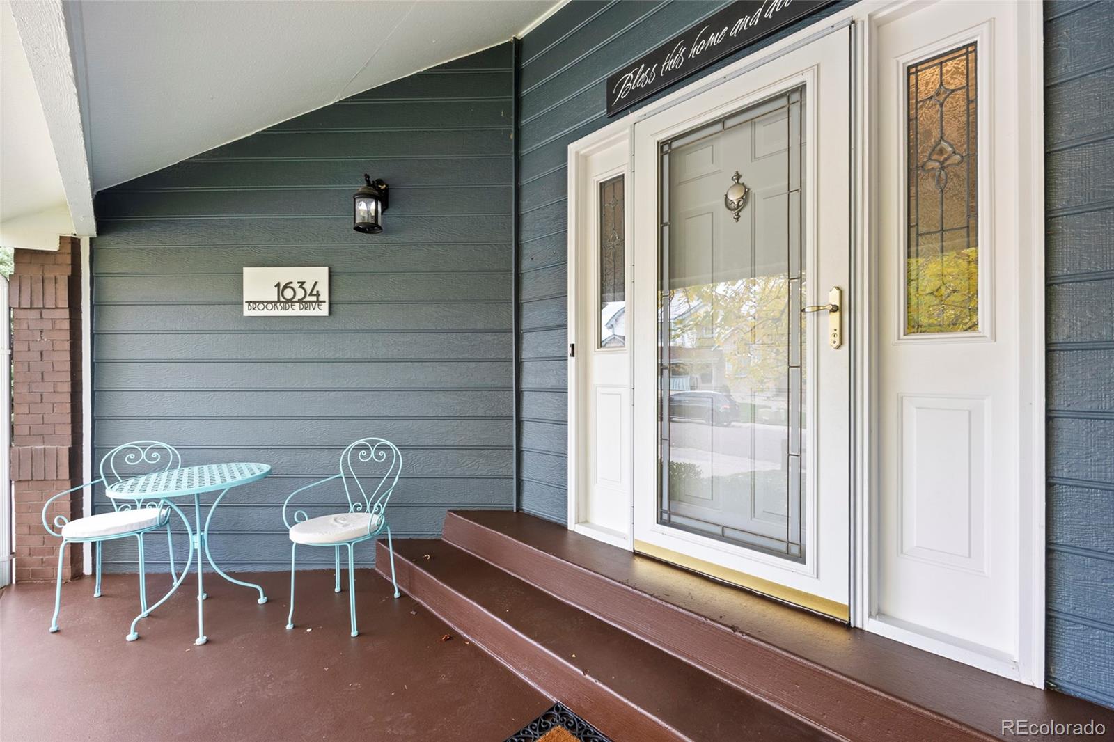 1634 E Brookside Drive