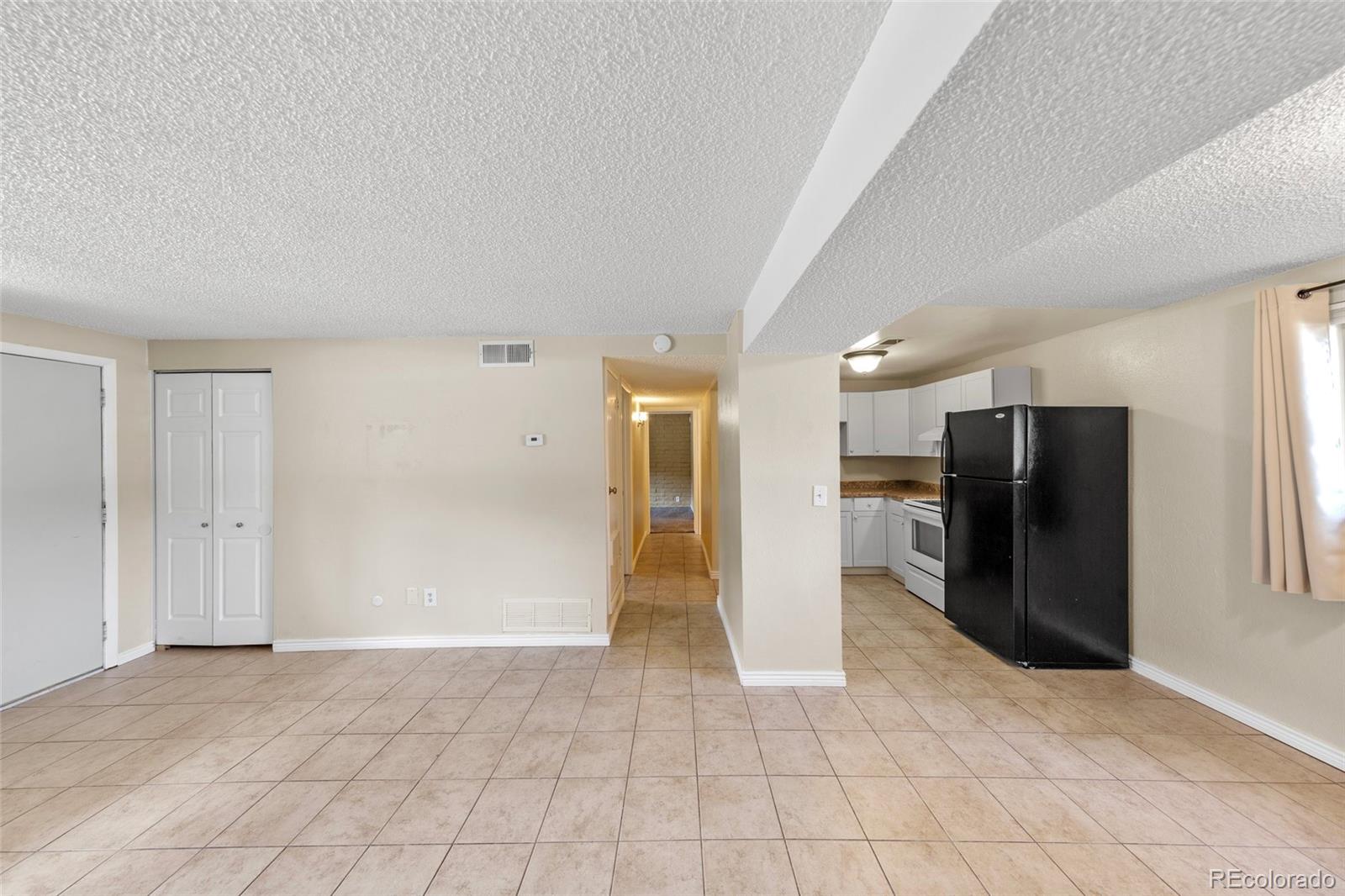 1723 Robb Street 23