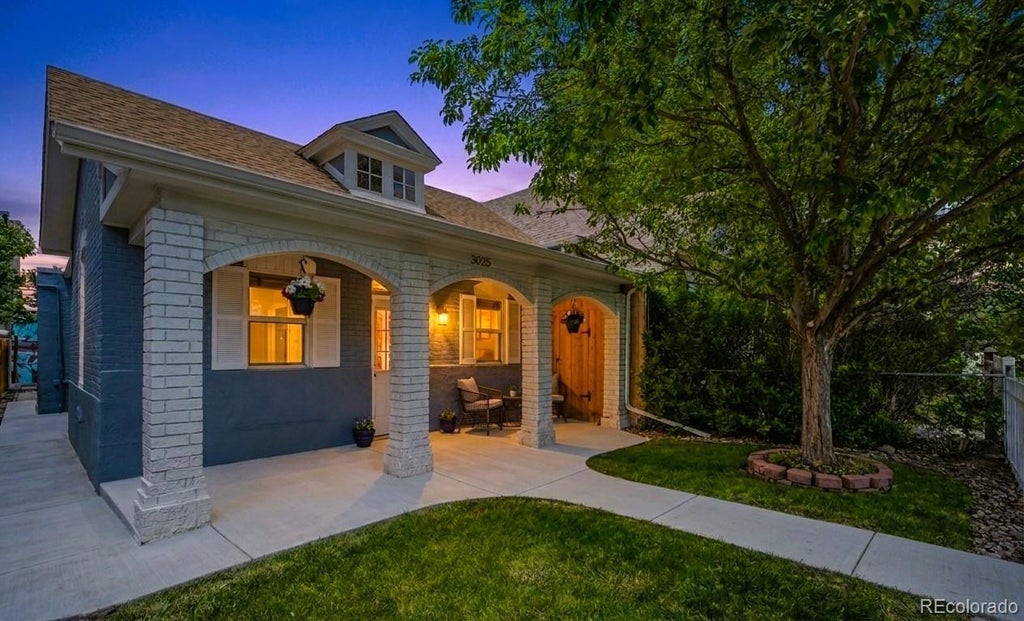 Photo of 3027 Lawrence Street, Denver, CO 80205 (MLS # 1589015)