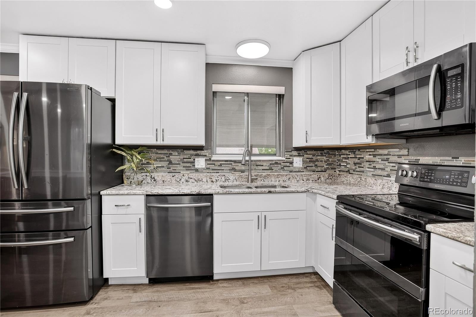 8939 W 91st Place